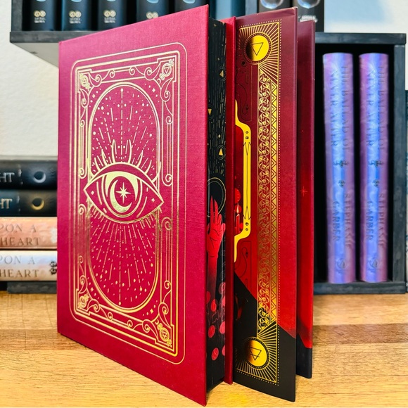 Fairyloot Exclusive Signed Edition Evocation by S.T. Gibson - Picture 3 of 13
